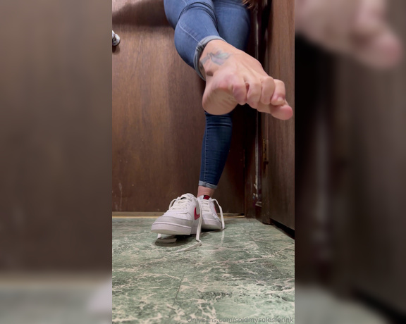 SoldmySolesforInk aka soldmysolesforink - 01-19-2024 OnlyFans Video - From sockless stank to veiny hot freshness