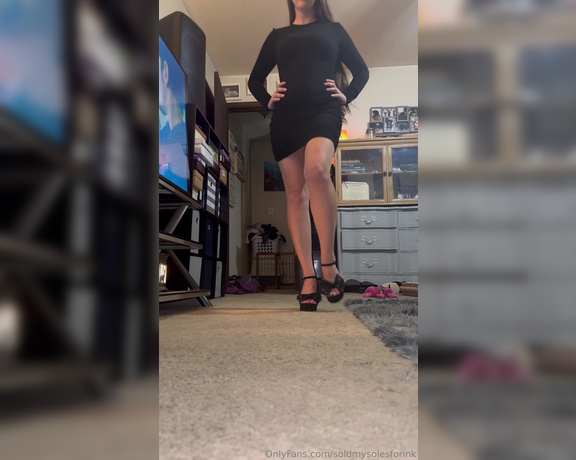 SoldmySolesforInk aka soldmysolesforink - 01-29-2024 OnlyFans Video - Happiest of Mondays my favorite stanky sole loving good men