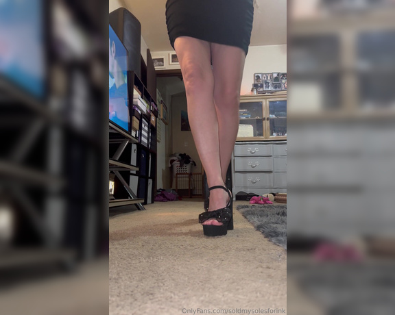 SoldmySolesforInk aka soldmysolesforink - 01-29-2024 OnlyFans Video - Happiest of Mondays my favorite stanky sole loving good men