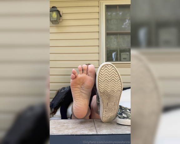 SoldmySolesforInk aka soldmysolesforink - 09-20-2024 OnlyFans Video - Sun kissed crossed sweaty soles to end your evening