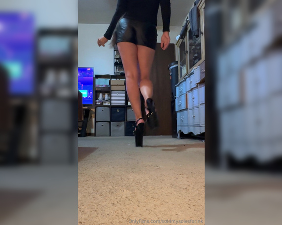 SoldmySolesforInk aka soldmysolesforink - 10-16-2024 OnlyFans Video - Practiced strutting in my new 8in heels  if only I had a good pet to_kxn0