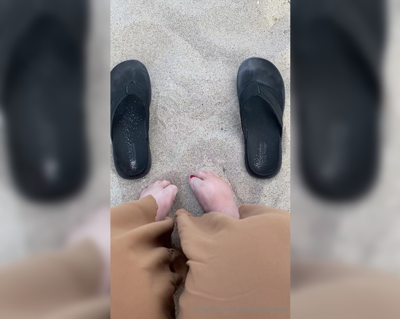 AmazonAmanda aka amazonamanda - 07-15-2024 OnlyFans Video - Calling all dirty foot loversafter a day on the beach, my hot and sweaty size 13s_jqzc