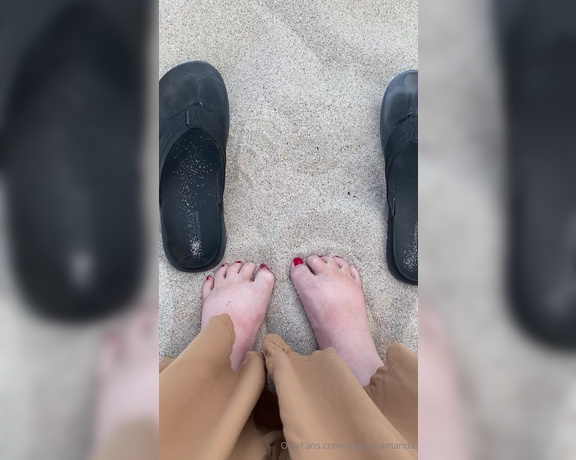 AmazonAmanda aka amazonamanda - 07-15-2024 OnlyFans Video - Calling all dirty foot loversafter a day on the beach, my hot and sweaty size 13s_jqzc