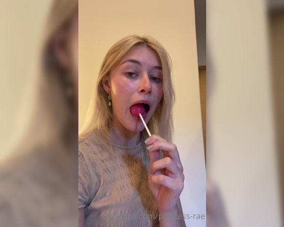 Princess-Rae aka princess-rae - 05-31-2022 OnlyFans Video - Keeping my tongue entertained while Daddy is out