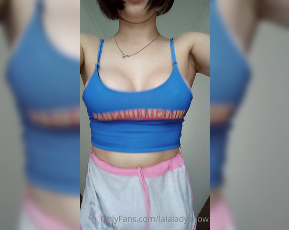 Lady Snow aka lalaladysnow - 10-09-2022 OnlyFans Video - Balançando os peitos