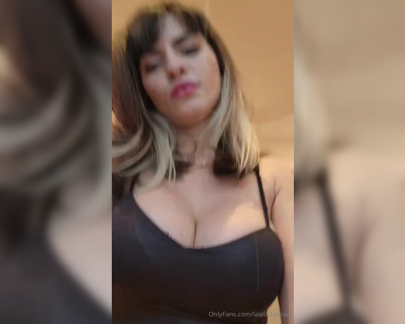 Lady Snow aka lalaladysnow - 06-27-2024 OnlyFans Video - I shake my breasts