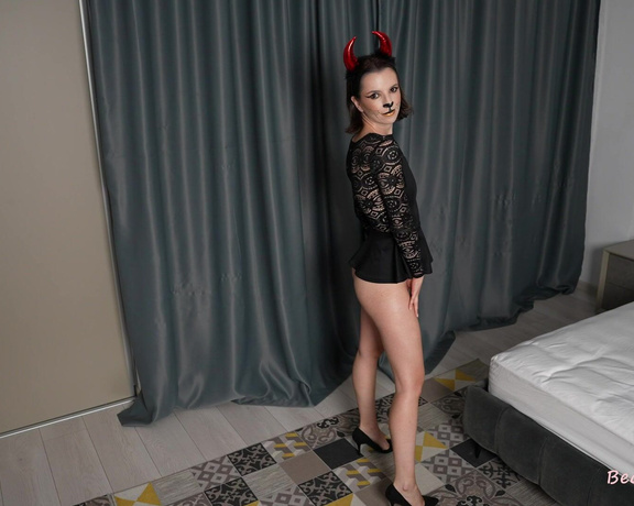 Beamititik aka beamititik - 10-30-2022 OnlyFans Video - Do you like my Halloween costume