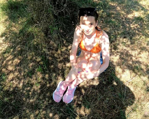 Beamititik aka beamititik - 03-23-2023 OnlyFans Video - Masturbating in the shade and got my face covered in sun cream