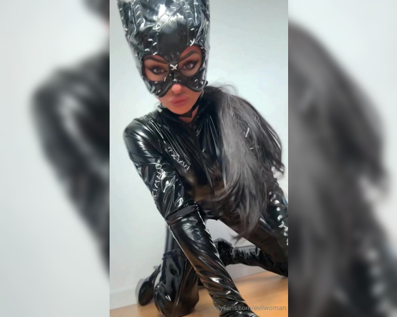 Evil Woman aka evilwoman - 02-03-2024 OnlyFans Video - You will be my prey tonight  What you will do when I catch you