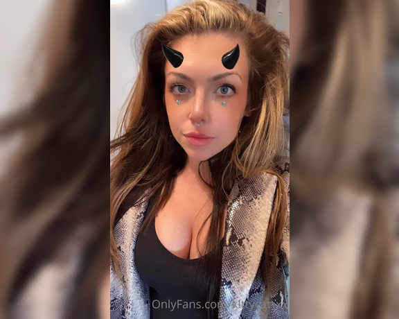 Goddess Lola aka thegoddesslolaa - 09-26-2020 OnlyFans Video - Cute little succubus getting ready to drain you