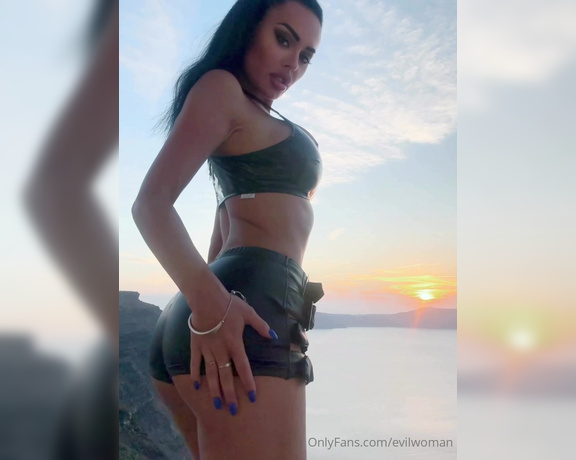 Evil Woman aka evilwoman - 10-08-2024 OnlyFans Video - Kneel amp worship my ass while Im admiring the sunset