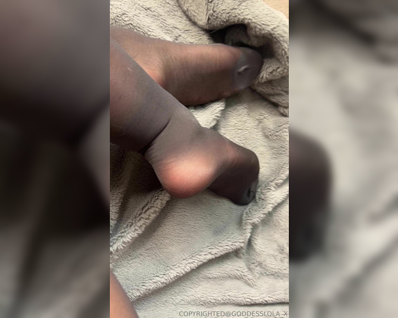 Goddess Lola aka thegoddesslolaa - 08-26-2024 OnlyFans Video - I am taking you on a tour of my nylon clad legs, starting with my arches,