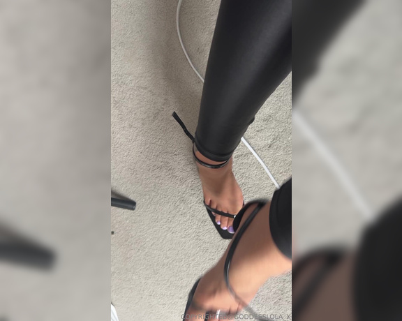 Goddess Lola aka thegoddesslolaa - 07-23-2024 OnlyFans Video - Treating you to a POV of my perfect toes and feet in my favourite pair of