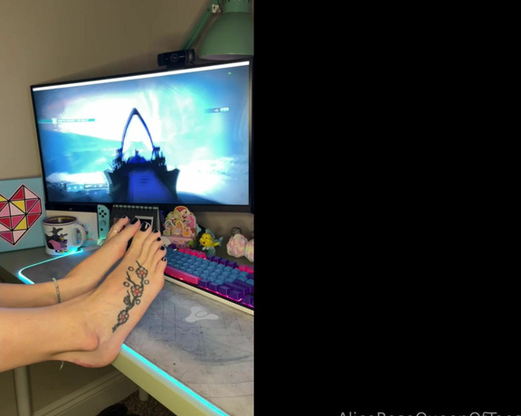 Alice Rose aka alicerosequeenoftoes - 09-30-2022 OnlyFans Video - There is no better way to celebrate Friday than going on another pirate adventure lol I