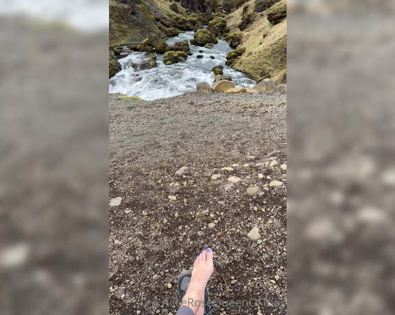 Alice Rose aka alicerosequeenoftoes - 05-29-2023 OnlyFans Video - We go for a hike and I say I need to stop because there might be_ldvw