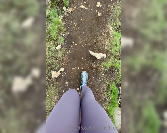 Alice Rose aka alicerosequeenoftoes - 05-29-2023 OnlyFans Video - We go for a hike and I say I need to stop because there might be