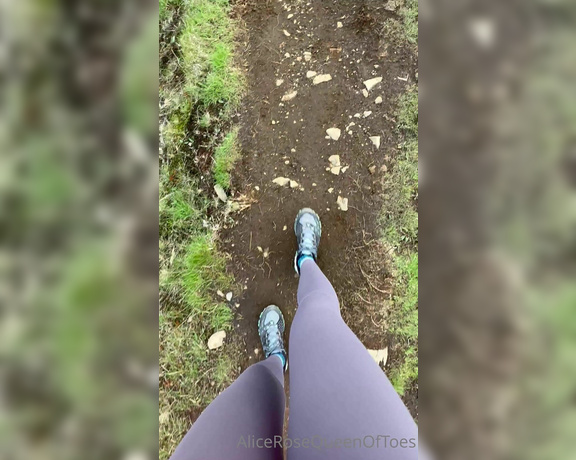 Alice Rose aka alicerosequeenoftoes - 05-29-2023 OnlyFans Video - We go for a hike and I say I need to stop because there might be