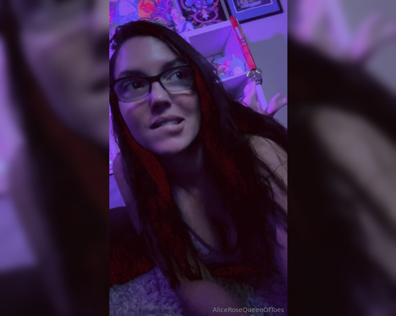 Alice Rose aka alicerosequeenoftoes - 11-09-2023 OnlyFans Video - I just wanted to stop by and say hey to you guys