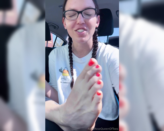 Alice Rose aka alicerosequeenoftoes - 10-14-2024 OnlyFans Video - Me, my cute feet, and bad jokes enjoy