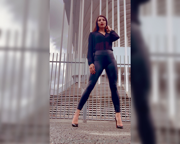 Alysa nylon VIP aka alysanylon2 - 07-30-2023 OnlyFans Video - LOUBOUTIN LEGGINGS