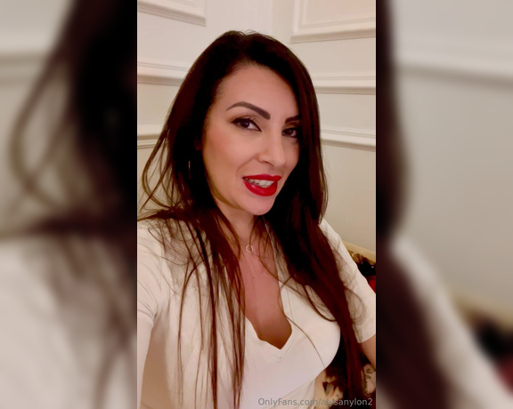 Alysa nylon VIP aka alysanylon2 - 10-04-2023 OnlyFans Video - message en direct de mon canapé  live message from my sofa  Il y a