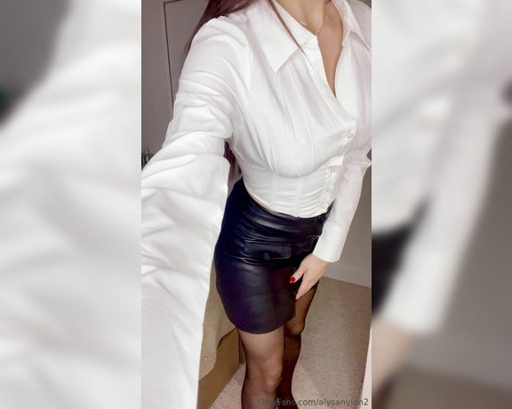 Alysa nylon VIP aka alysanylon2 - 11-20-2023 OnlyFans Video - YOUR SEXY PRIVATE SECRETARY  outfit of the day Im available for CAM  JE SUIS