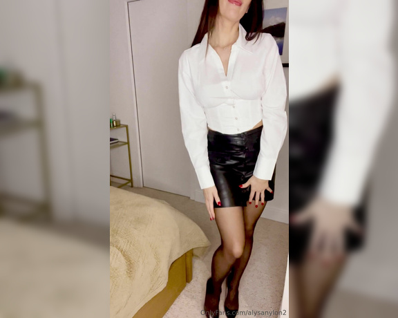 Alysa nylon VIP aka alysanylon2 - 11-20-2023 OnlyFans Video - YOUR SEXY PRIVATE SECRETARY  outfit of the day Im available for CAM  JE SUIS