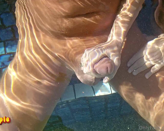 Aussiecple aka aussiecple - 03-18-2024 OnlyFans Video - Some underwater fun in the pool