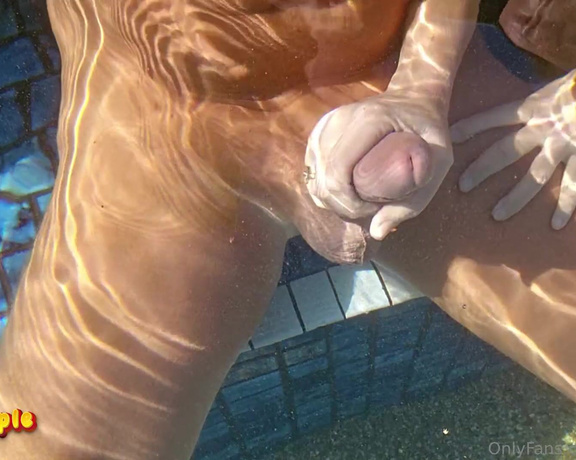 Aussiecple aka aussiecple - 03-18-2024 OnlyFans Video - Some underwater fun in the pool