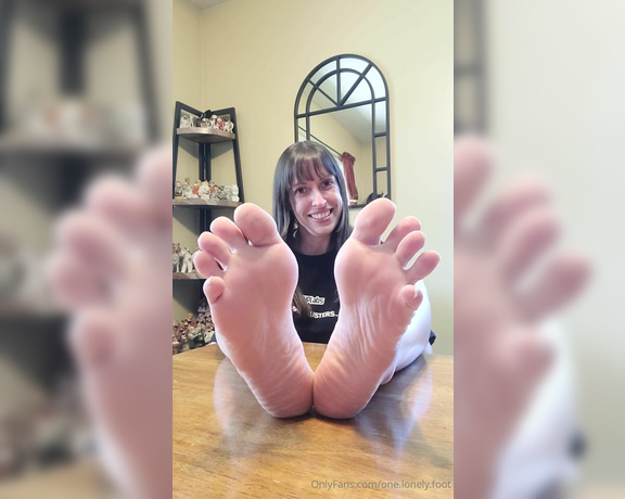 Crystal Paris aka one.lonely.foot - 06-21-2024 OnlyFans Video - New pedi