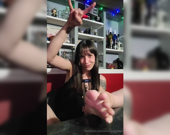 Crystal Paris aka one.lonely.foot - 06-28-2024 OnlyFans Video - Randoms from the week_v63v