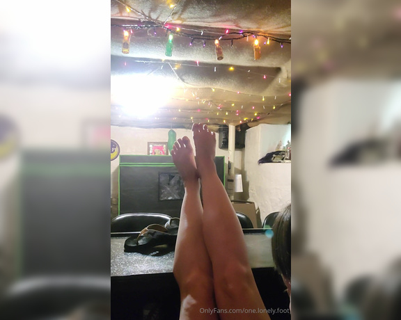 Crystal Paris aka one.lonely.foot - 07-23-2024 OnlyFans Video - View of the tops