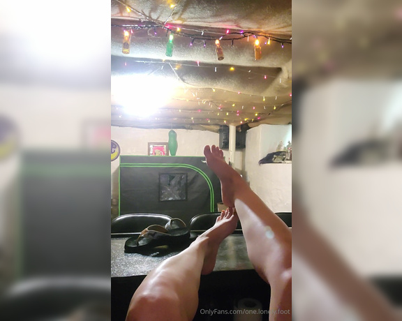 Crystal Paris aka one.lonely.foot - 07-23-2024 OnlyFans Video - View of the tops