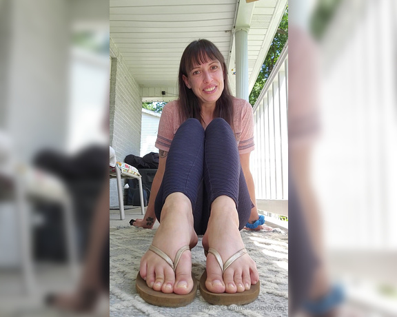 Crystal Paris aka one.lonely.foot - 08-23-2024 OnlyFans Video - Natural nails