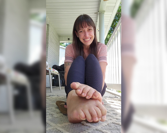 Crystal Paris aka one.lonely.foot - 08-23-2024 OnlyFans Video - Natural nails