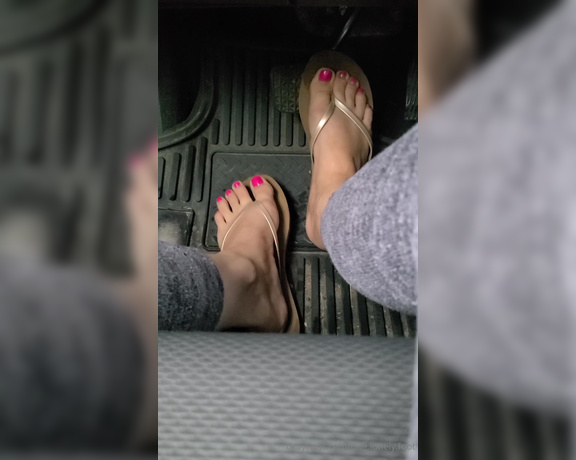 Crystal Paris aka one.lonely.foot - 08-14-2024 OnlyFans Video - Jerk as I drive