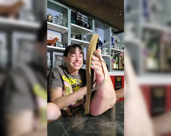 Crystal Paris aka one.lonely.foot - 09-06-2024 OnlyFans Video - Randoms from the week_jhsc