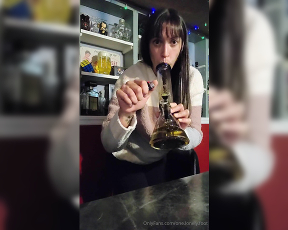 Crystal Paris aka one.lonely.foot - 10-04-2024 OnlyFans Video - Randoms from the week_yh5p