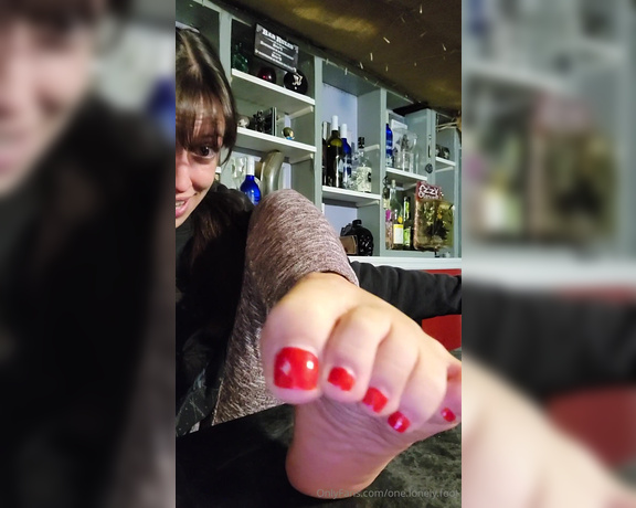 Crystal Paris aka one.lonely.foot - 10-18-2024 OnlyFans Video - Randoms from the week_ml1t