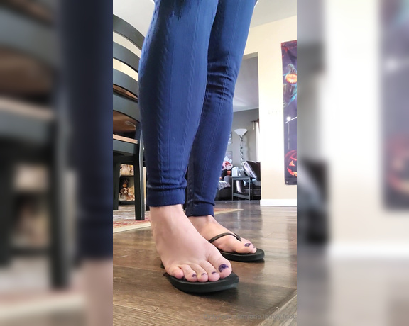 Crystal Paris aka one.lonely.foot - 10-28-2024 OnlyFans Video - Up close views