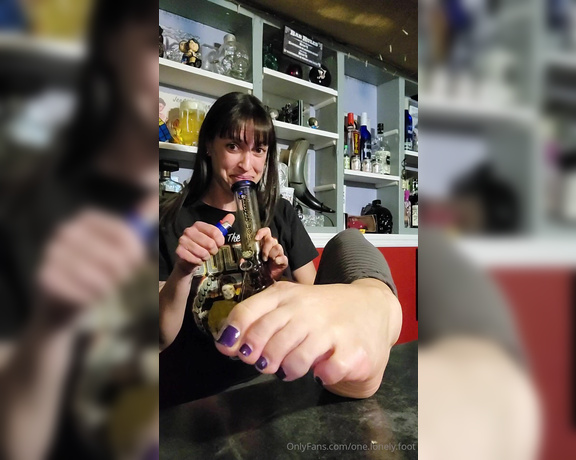 Crystal Paris aka one.lonely.foot - 11-15-2024 OnlyFans Video - Randoms from the week_pt0j