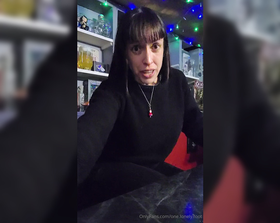 Crystal Paris aka one.lonely.foot - 12-20-2024 OnlyFans Video - Randoms from the week_l4mp