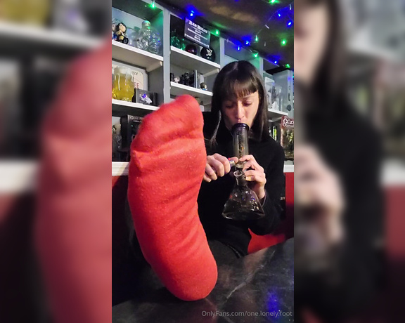 Crystal Paris aka one.lonely.foot - 12-20-2024 OnlyFans Video - Randoms from the week_l4mp