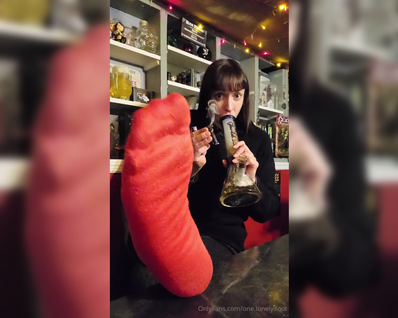 Crystal Paris aka one.lonely.foot - 12-20-2024 OnlyFans Video - Randoms from the week_l4mp