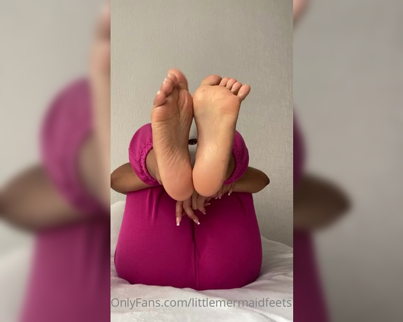 Little Mermaid aka littlemermaidfeets - 06-01-2022 OnlyFans Video - Cual es tu pose favorita baby