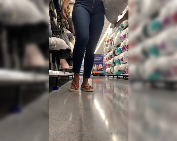 Little Mermaid aka littlemermaidfeets - 05-03-2022 OnlyFans Video - Me latía mucho el corazón por hacer esto en pleno centro comercial y con gente cerca