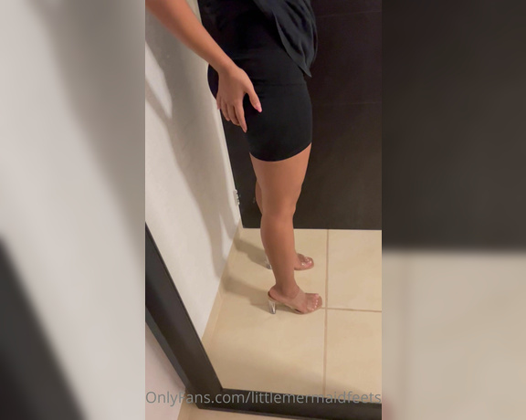 Little Mermaid aka littlemermaidfeets - 09-27-2022 OnlyFans Video - What would you look first if you see me walking on the street