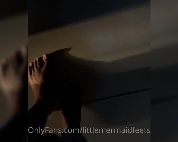 Little Mermaid aka littlemermaidfeets - 10-23-2022 OnlyFans Video - Golden hour