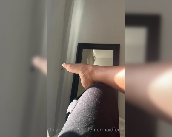 Little Mermaid aka littlemermaidfeets - 01-16-2023 OnlyFans Video - Fresh soles in the morning