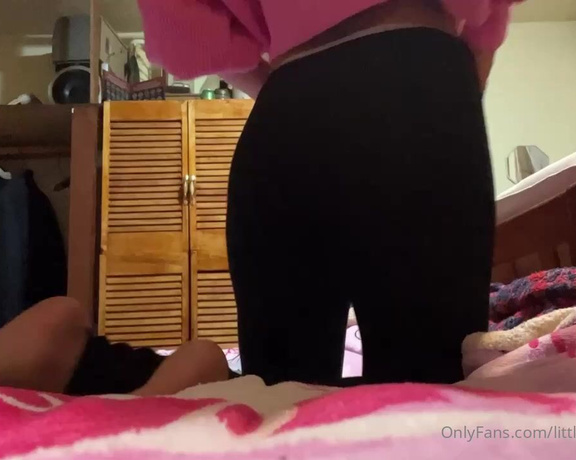 Little Mermaid aka littlemermaidfeets - 04-09-2023 OnlyFans Video - Who wants to slap my booty